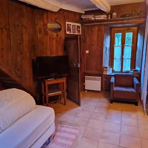 maison-du-pays-de-salers-dans-le-parc-des-volcans-dauvergne.hotels-rhonealpes.com/